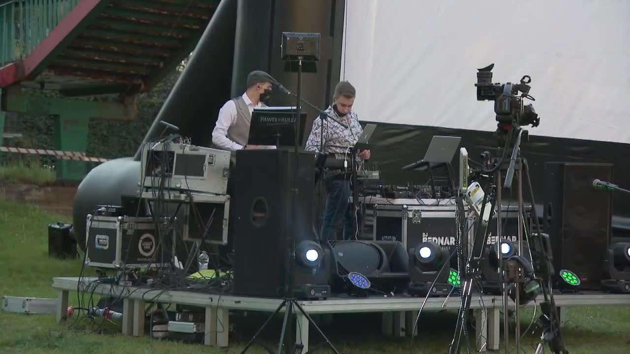 “The Voice of Balcony” w Częstochowie. Niezwykłe karaoke w czasie kwarantanny