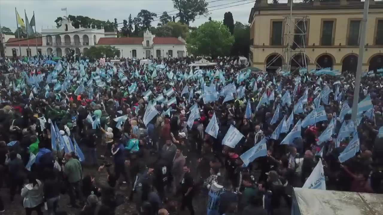 “O pokój, chleb i pracę” – setki tysięcy ludzi modliło się na przedmieściach Buenos Aires