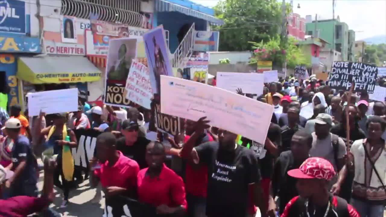 Płonące opony i gaz łzawiący na ulicach. Demonstranci starli się z policją w stolicy Haiti