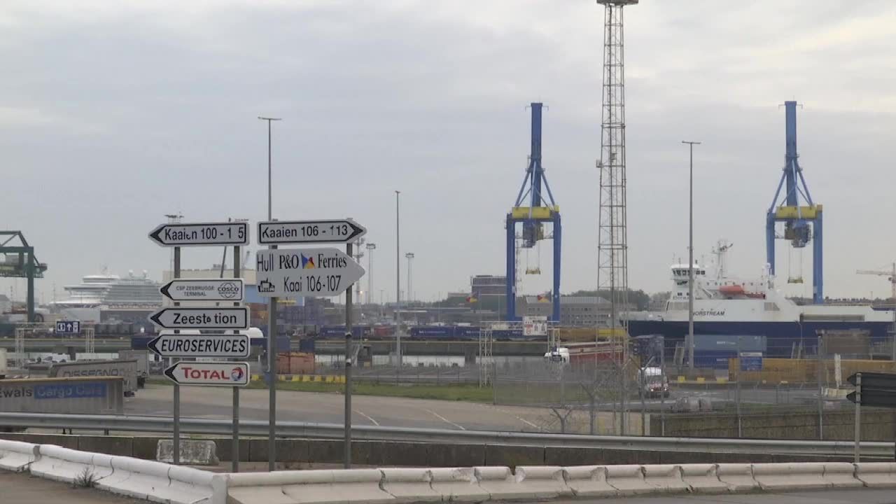 Ciężarówka, w której znaleziono zwłoki 39 osób, przybyła do Wielkiej Brytanii z Belgii. Wszystkie ofiary to obywatele Chin