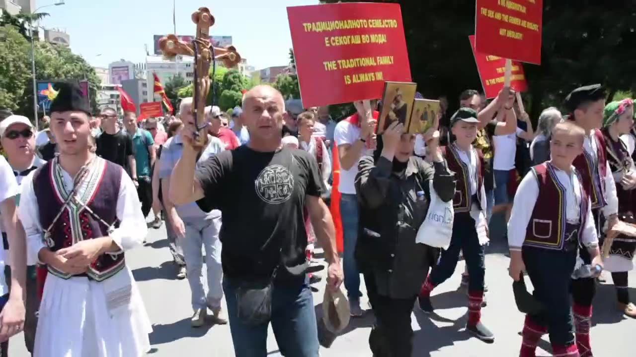 Pierwsza w historii Parada Równości w Macedonii Północnej. Marszowi towarzyszyła kontrmanifestacja