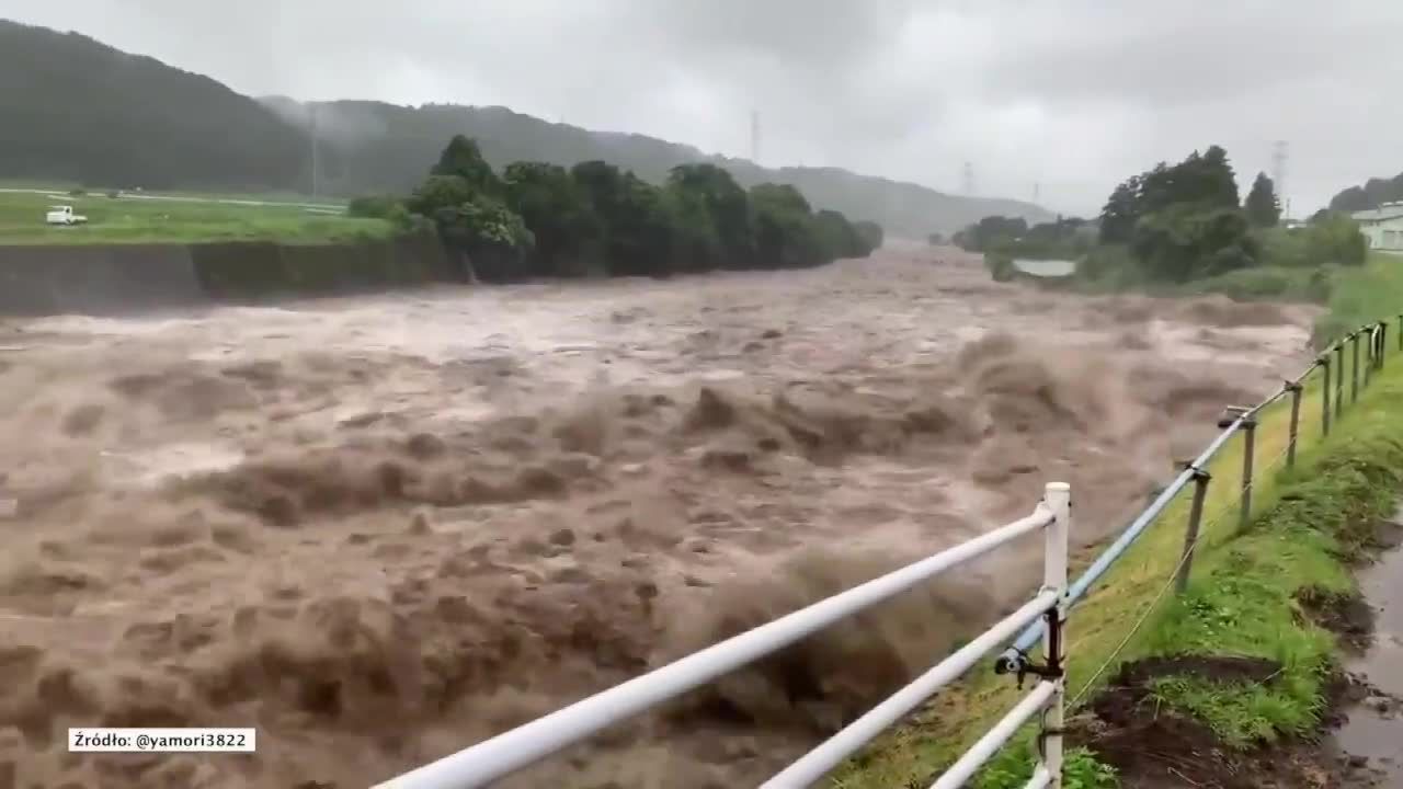 Ewakuowano ponad milion ludzi. Zagrożenie powodziowe w Japonii