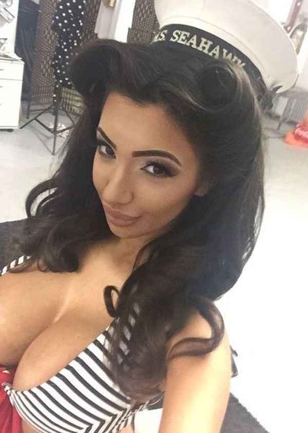 Chloe Khan: prostytutka z "X Factor" nie przestaje walczyć o uwagę