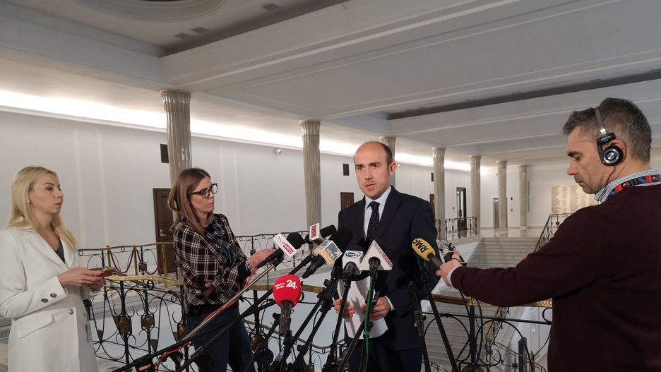 Borys Budka ostro skrytykował przebieg nocnych głosowań w Sejmie