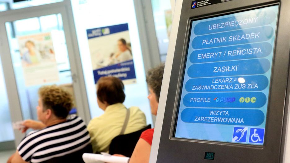 Na automacie wystarczy wybrać usługę "Doradca emerytalny"