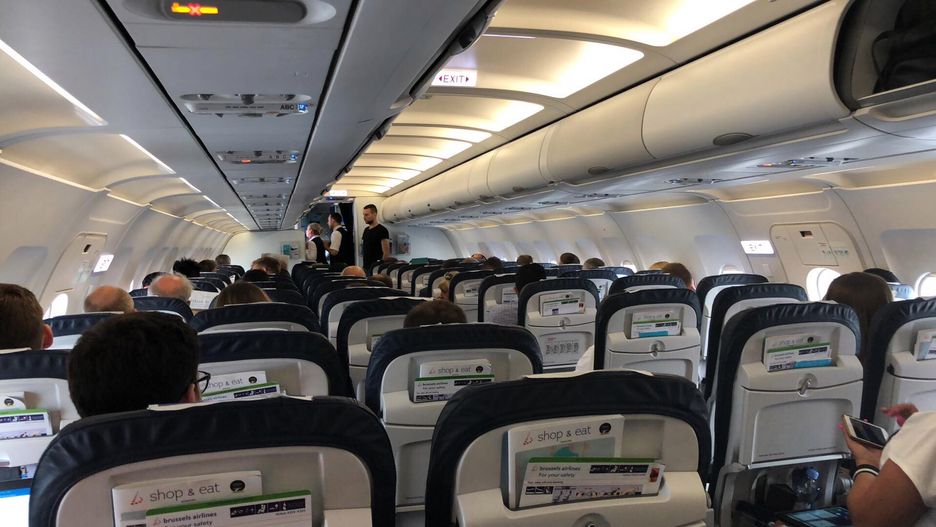 Pasażerowie odwołanego lotu z Warszawy do Brukseli