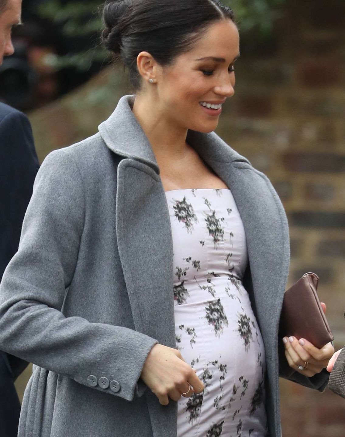 Ogromny ciążowy brzuch Meghan Markle