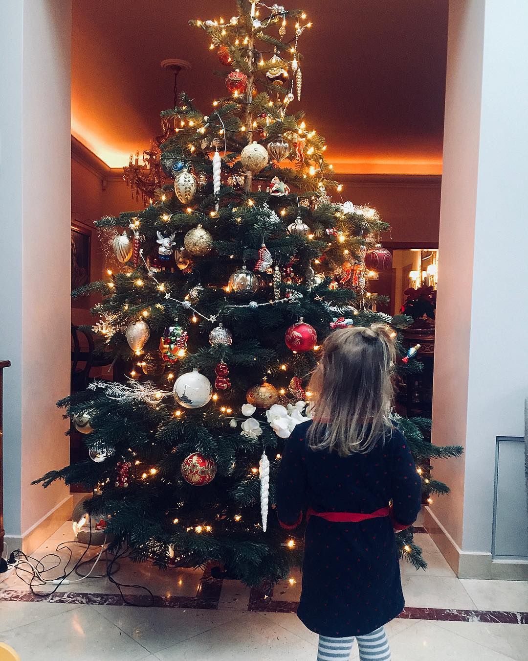 Natalia Lesz pokazała choinkę i córkę Alicję