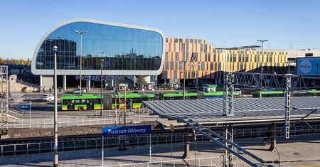 Poznań. Awaria na dworcu PKP. Pociągi notują spore opóźnienia. Pasażerowie są wściekli