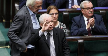 Czy po wyborach PiS utrzyma większość w Sejmie? Sondaż