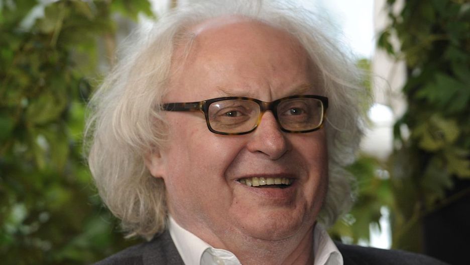 Satyryk Ryszard Makowski broni Polskiej Fundacji Narodowej.