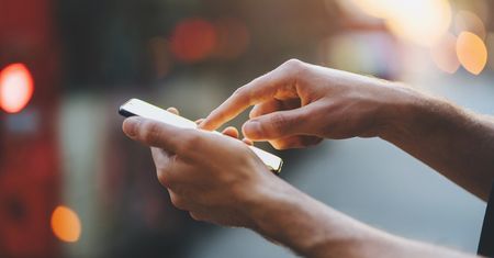 Fałszywy SMS o zadłużeniu na mikrorachunku podatkowym. Ministerstwo Finansów ostrzega