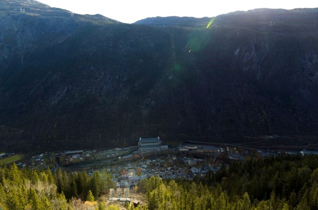 (Miasteczko Rjukan, fot. KRISTER SOERBOE - AFP) 