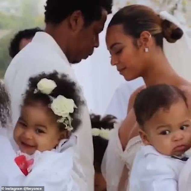 Beyonce pokazała suknię ślubną z odnowienia przysięgi małżeńskiej