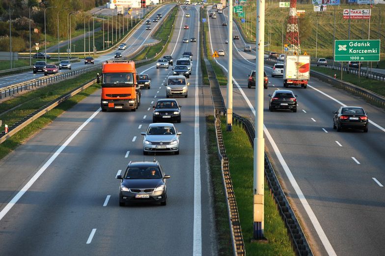 Autostrady w Polsce. Kto ma zapłacić za oświetlenie nowych dróg?