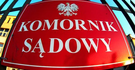 Cała prawda o zarobkach komorników. "Bez zastanowienia przyjmuję 1/4 wynagrodzenia, które rzekomo dostaję"