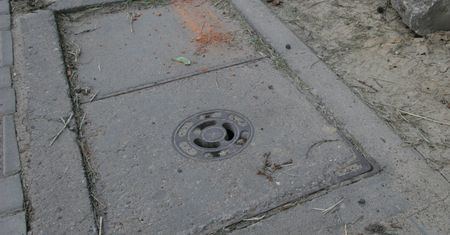 Tragedia w Żarowie. Wózek najechał na studzienkę. 80-latka nie przeżyła