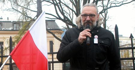 Stypendium Wolności Mateusza Kijowskiego. Sprawdzamy, na co teraz stać byłego lidera KOD