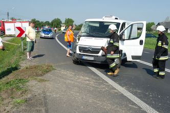 Wypadek na krajowej "ósemce". Bus wjechał w nastolatków