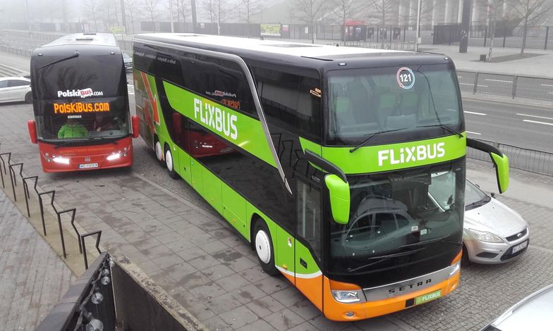 Czerwone autobusy znikną najpóźniej do połowy 2018 r. Zastąpią je zielone