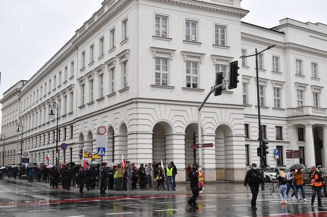 Warszawa. Protest zorganizowany przez przeciwników szczepień