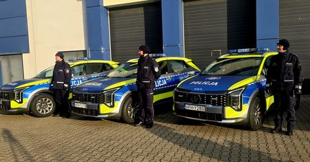 Nowe radiowozy dla płockiej Policji. Flota KMP w Płocku liczy już 88 pojazdów