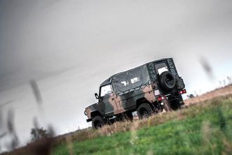 Do trzech razy sztuka. Wojsko znów próbuje kupić 900 nowych aut