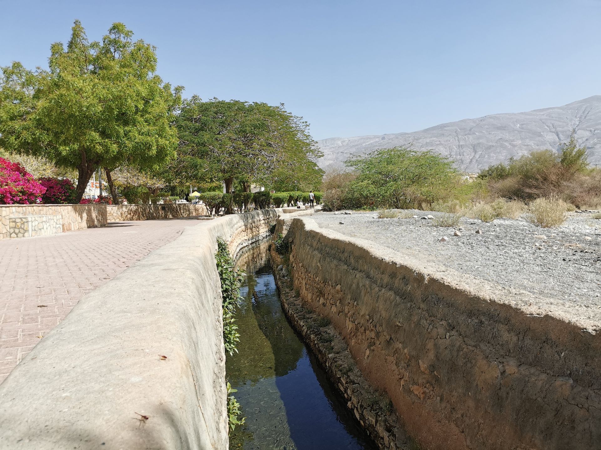 Falaj Daris 