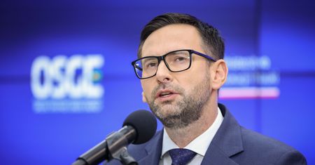 Nowy pomysł rządu. Obajtek uderzy w króla paczkomatów?