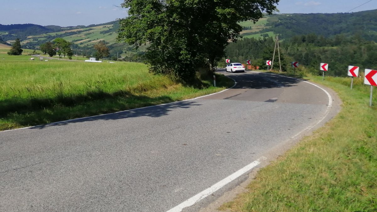 Tylko nieliczne samorządy dbają o drogi, jak należy