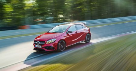 Mercedes-AMG A45 doczeka się tańszego brata. Ten sam silnik, ale niższa moc