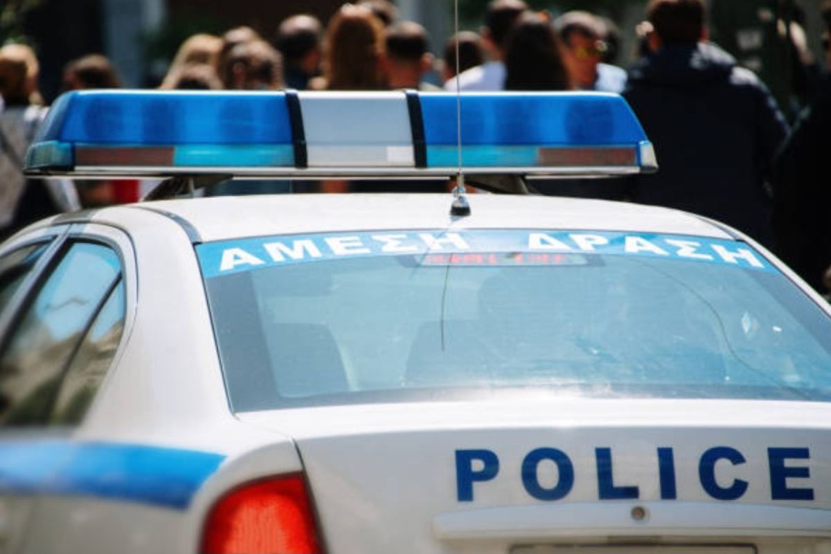 Horror w komisariacie. Policjanci zgwałcili 19-latkę. Grecy oburzeni