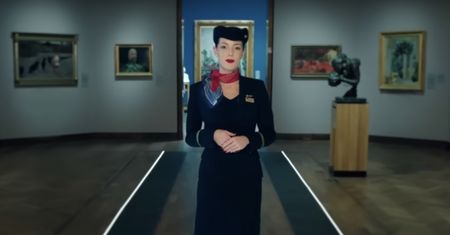 Wideo z polską stewardesą hitem sieci. "Ogląda się z przyjemnością"