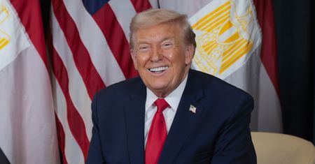 Odcięliśmy się od Rosji, popadamy w uzależnienie od USA. Unia ma problem