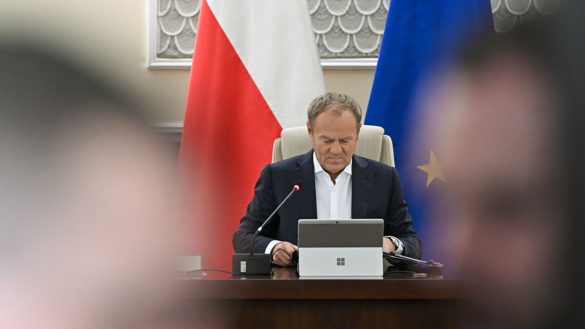 Donald Tusk
Warszawa, 21.10.2025. Premier Donald Tusk podczas posiedzenia rz�du w KPRM w Warszawie, 21 bm. Rada Ministr�w zajmie si� m.in. programem modernizacji s�u�b.  (sko) PAP/Radek Pietruszka
Radek Pietruszka
kancelaria, kancelaria prezesa rady mnistr�w, KPRM, obrady, polityk, polityk polityka, polityka, posiedzenie, rada ministr�w, rady ministr�w, rz�d, rz�d Tuska, rz�du