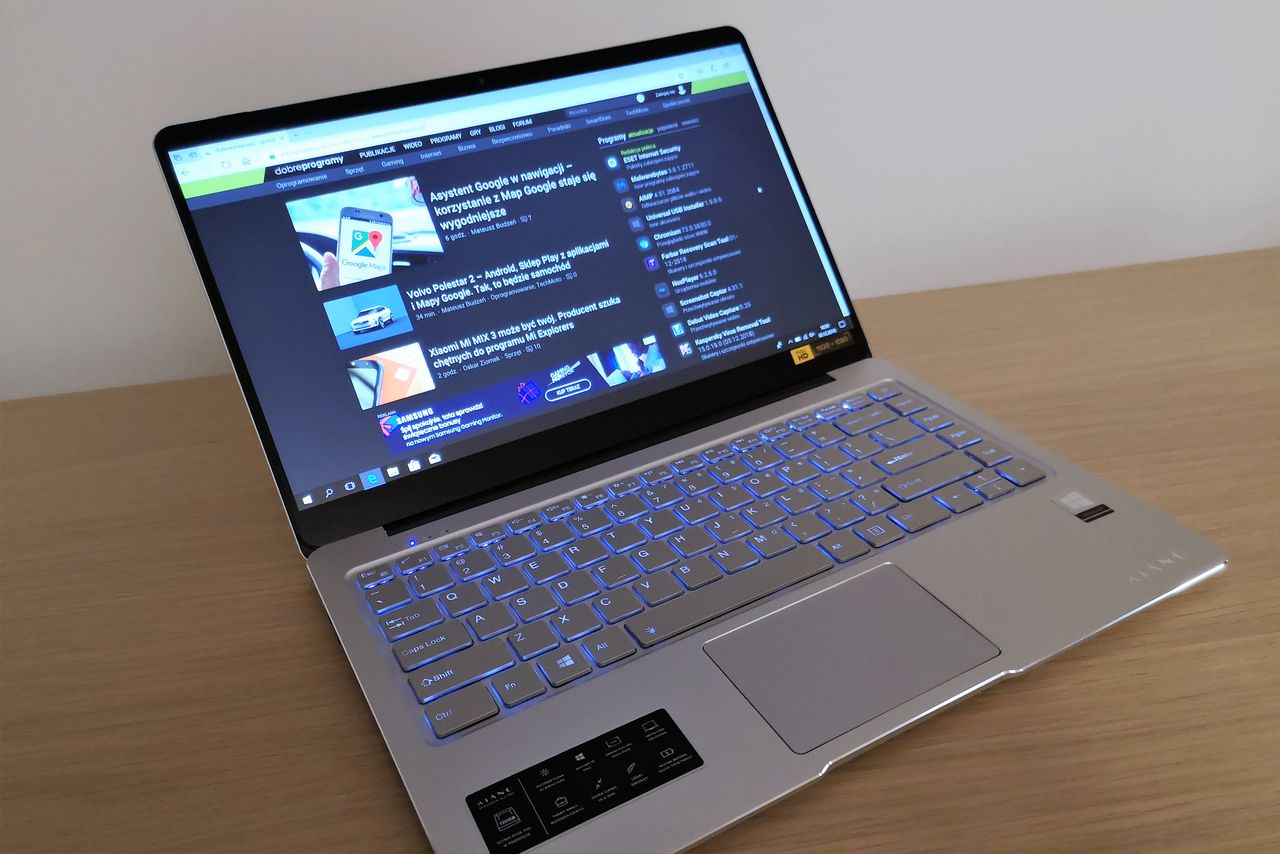 Kiano Elegance 14.2 Pro – test lekkiego laptopa z zestawem programów dla firm
