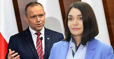 Sroka punktuje Nawrockiego za ustawę: Nie o Polaków tu chodzi