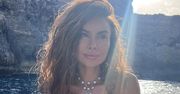 Natalia Siwiec w powycinanym stroju kąpielowym. Ten krój to absolutny hit