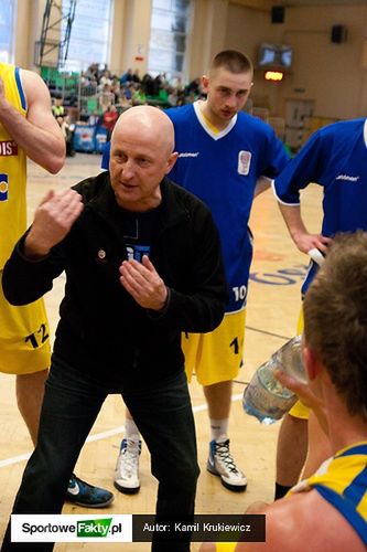 Zespół Wiesława Głuszczaka pokonał UMKS Kielce