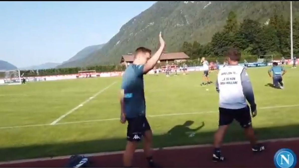 Twitter / Piotr Zieliński wychodzi na trening