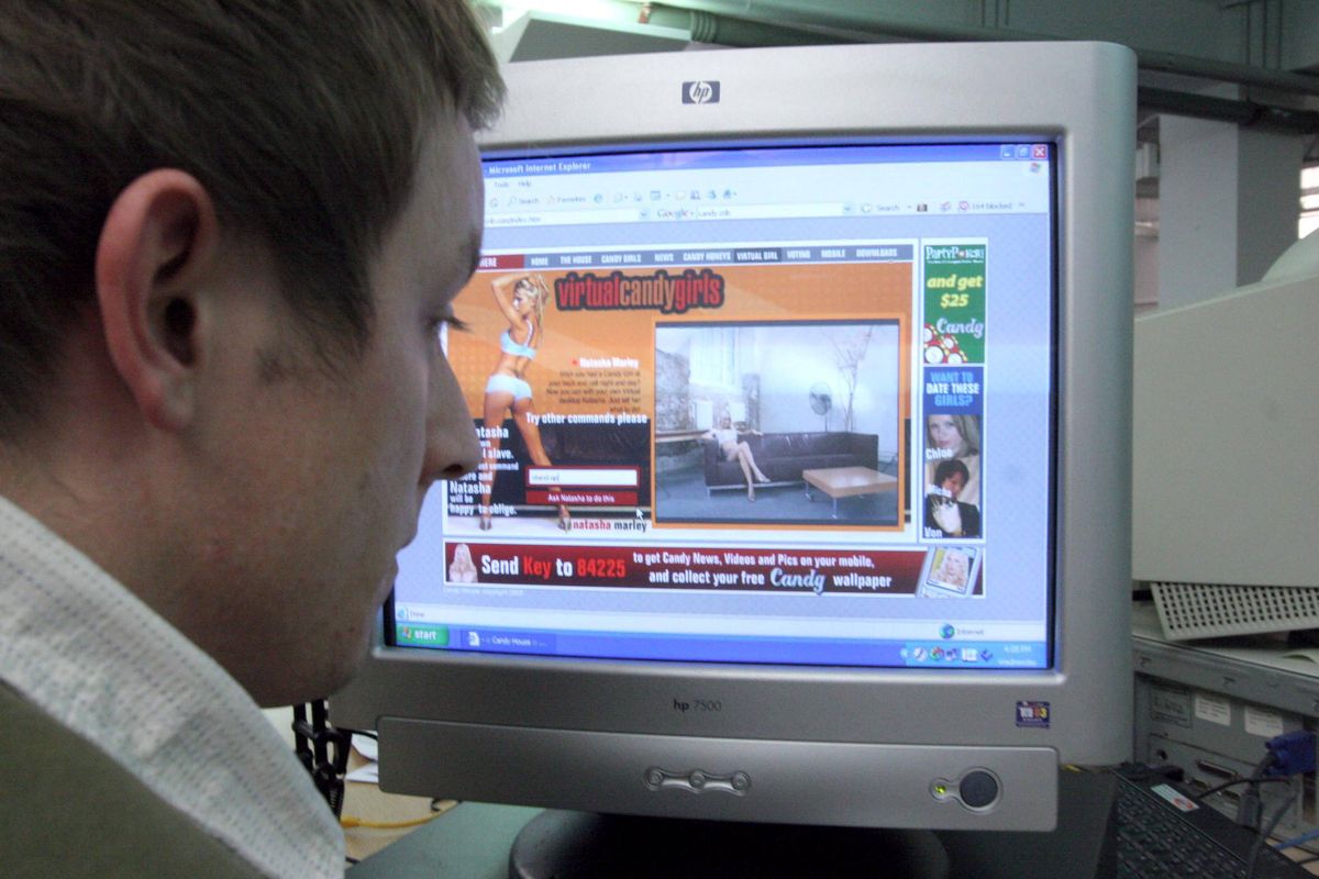 Posłowie PiS chcą zakazu porno. "Uzależnia jak narkotyki"