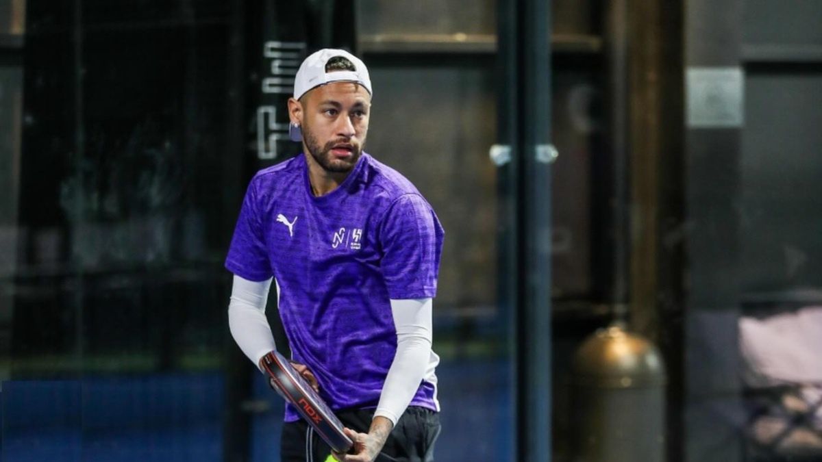 Neymar w czasie gry w padla w Arabii Saudyjskiej