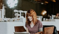 Brak możliwości rozwoju i niskie zarobki to najczęstsze powody zmiany pracy wśród brand managerów