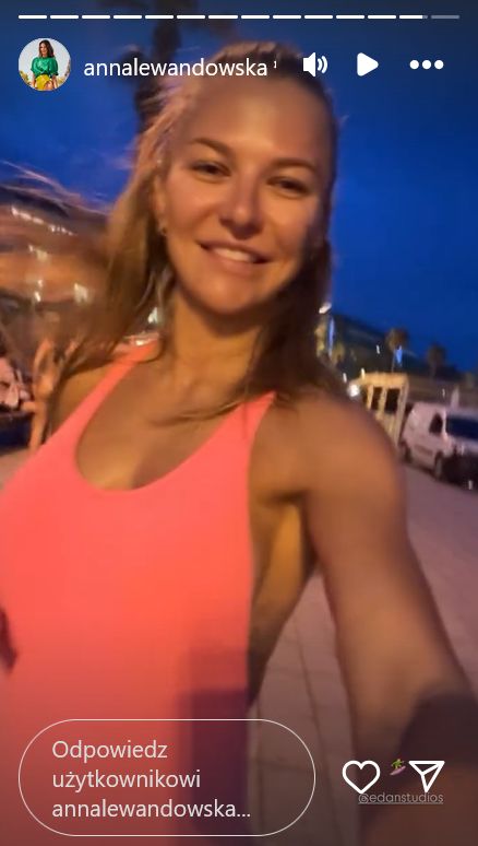 Anna Lewandowska pływa na desce