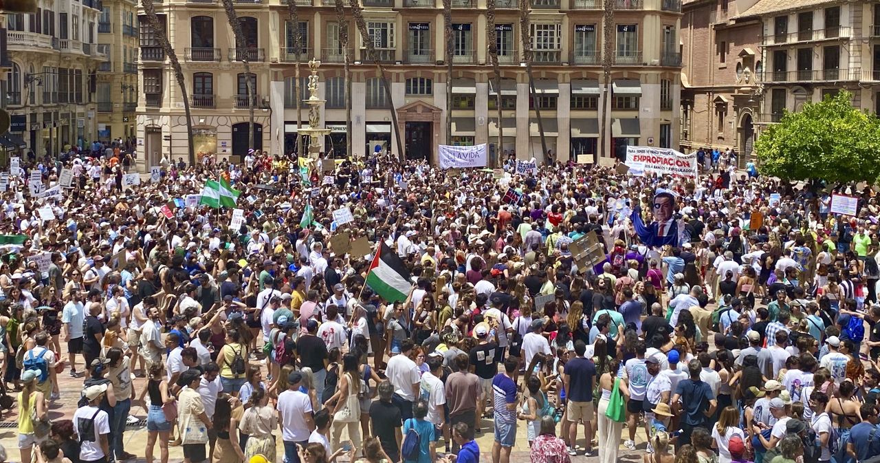 Protests against mass tourism in Spain. Malaga says "enough"