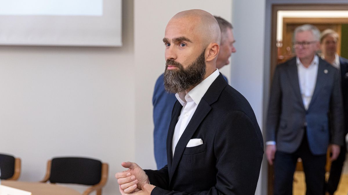 Sebastian Kulczyk to "król zniczy"
