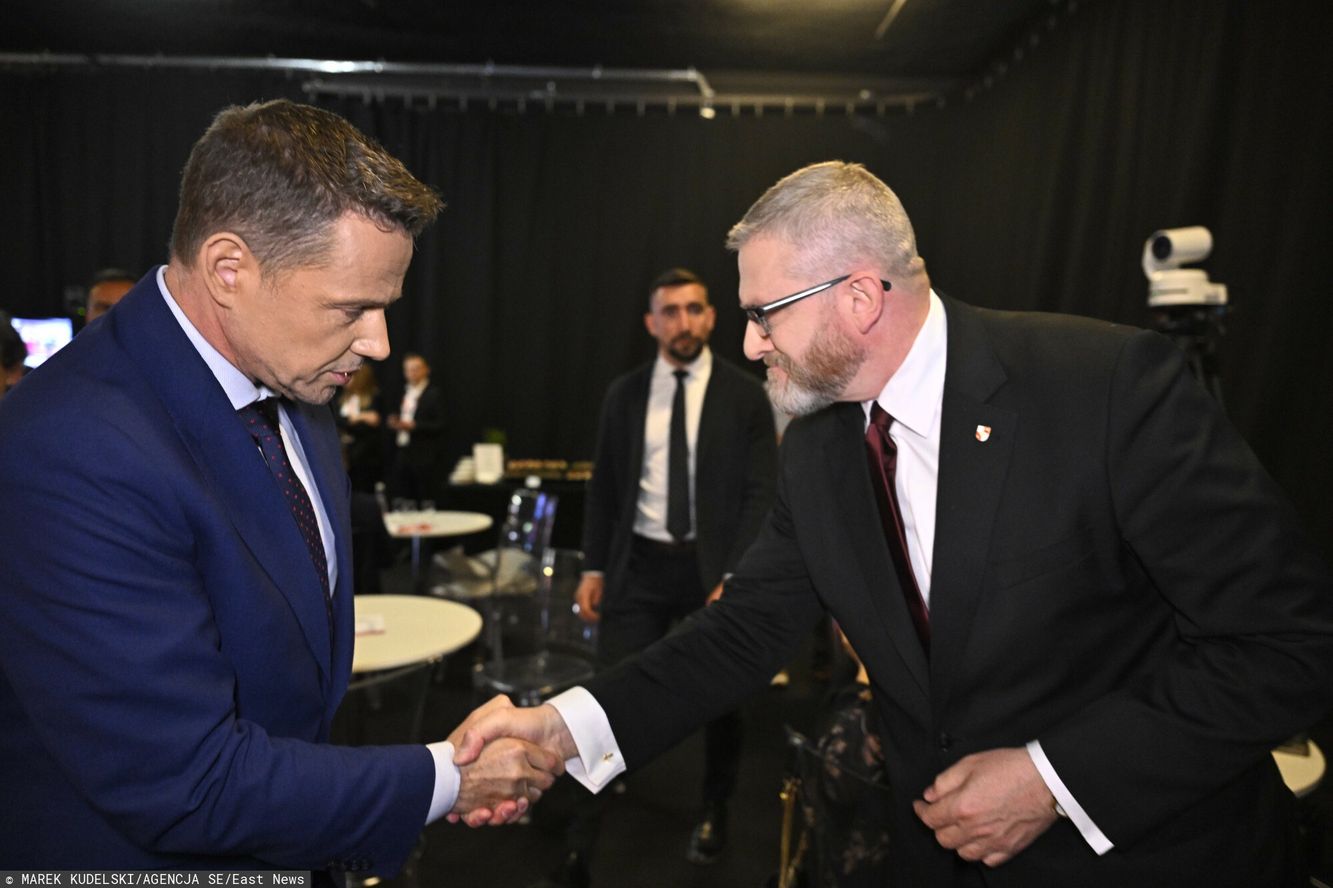 Kogo Polacy wysłaliby na bezludną wyspę? Dwa nazwiska się wybijają