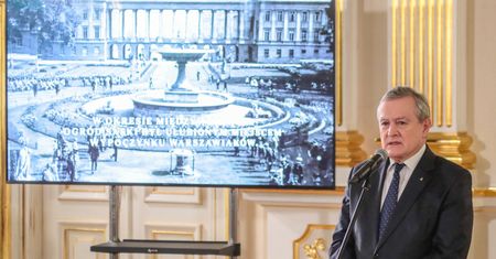 Jeszcze nie zaczęli odbudowy Pałacu Saskiego. Ale urzędnicy już chcą kupić samochody