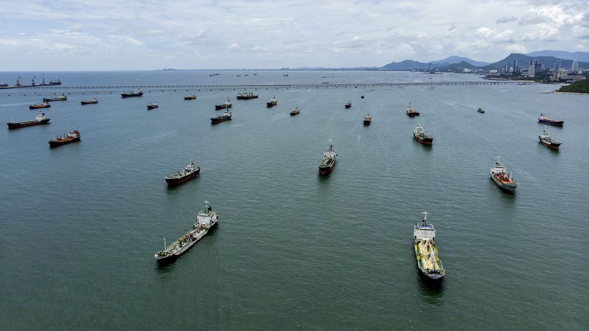 Zamknięcie cieśniny Ormuz unieruchomiło tankowce z ropą i gazem