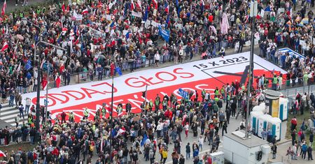Na Marsz Miliona Serc przybyły tłumy. "W TVP mówią, że jest nas garstka"